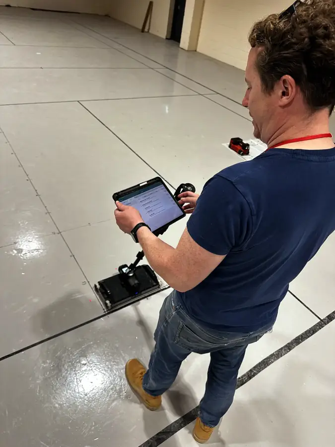 Surveyor with the cart and tablet